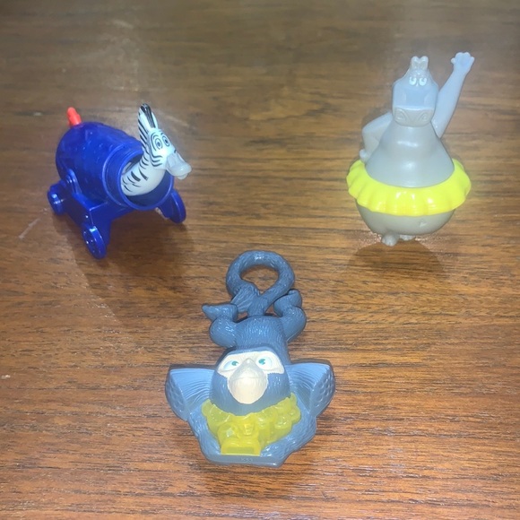 Madagascar Movie Dreamworks Toys Lot Bundle of three (Gloria, Marty & monkey) - Picture 3 of 3